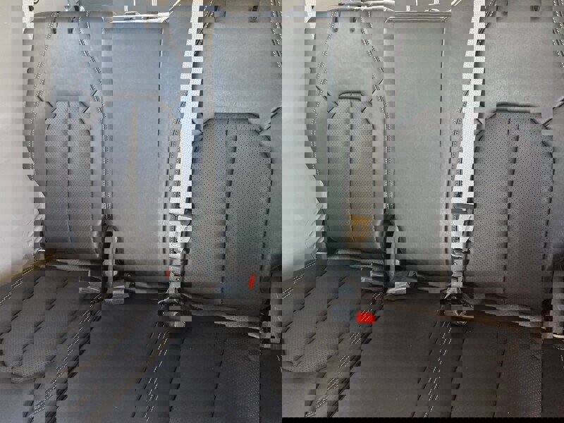 Used 2024 Chrysler Pacifica Touring-L image 11