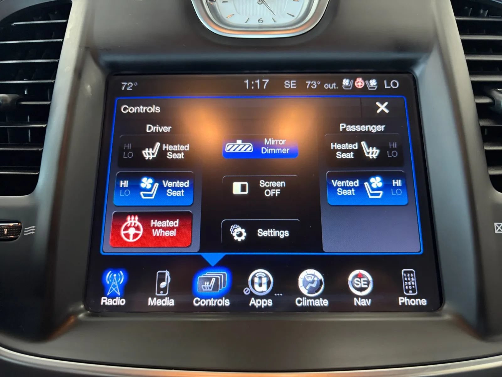 Used 2016 Chrysler 300 C Platinum w/ Safetytec Plus Group AWD/4WD image 24