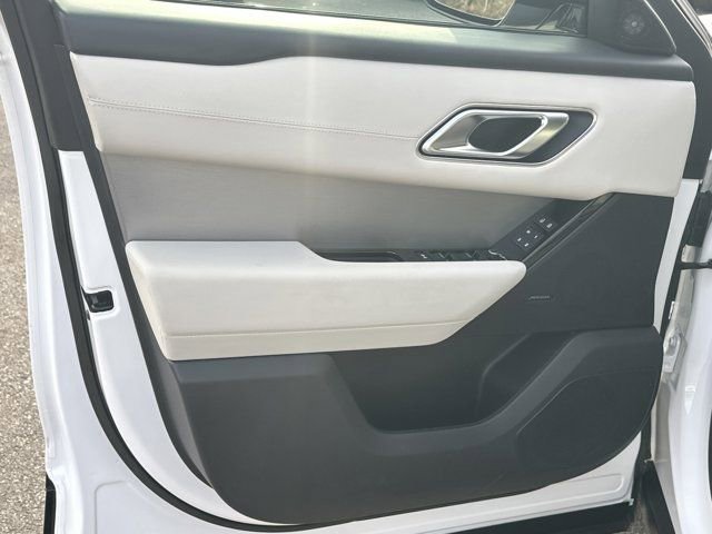 Used 2023 Land Rover Range Rover Velar R-Dynamic S image 13