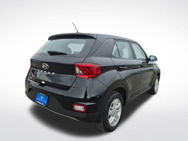 Used 2025 Hyundai Venue SE FWD image 5