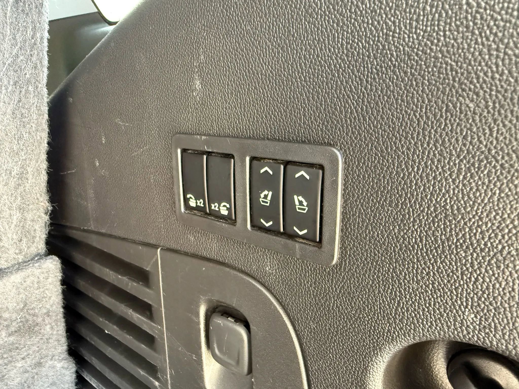 Used 2016 GMC Yukon Denali w/ Open Road Package image 37