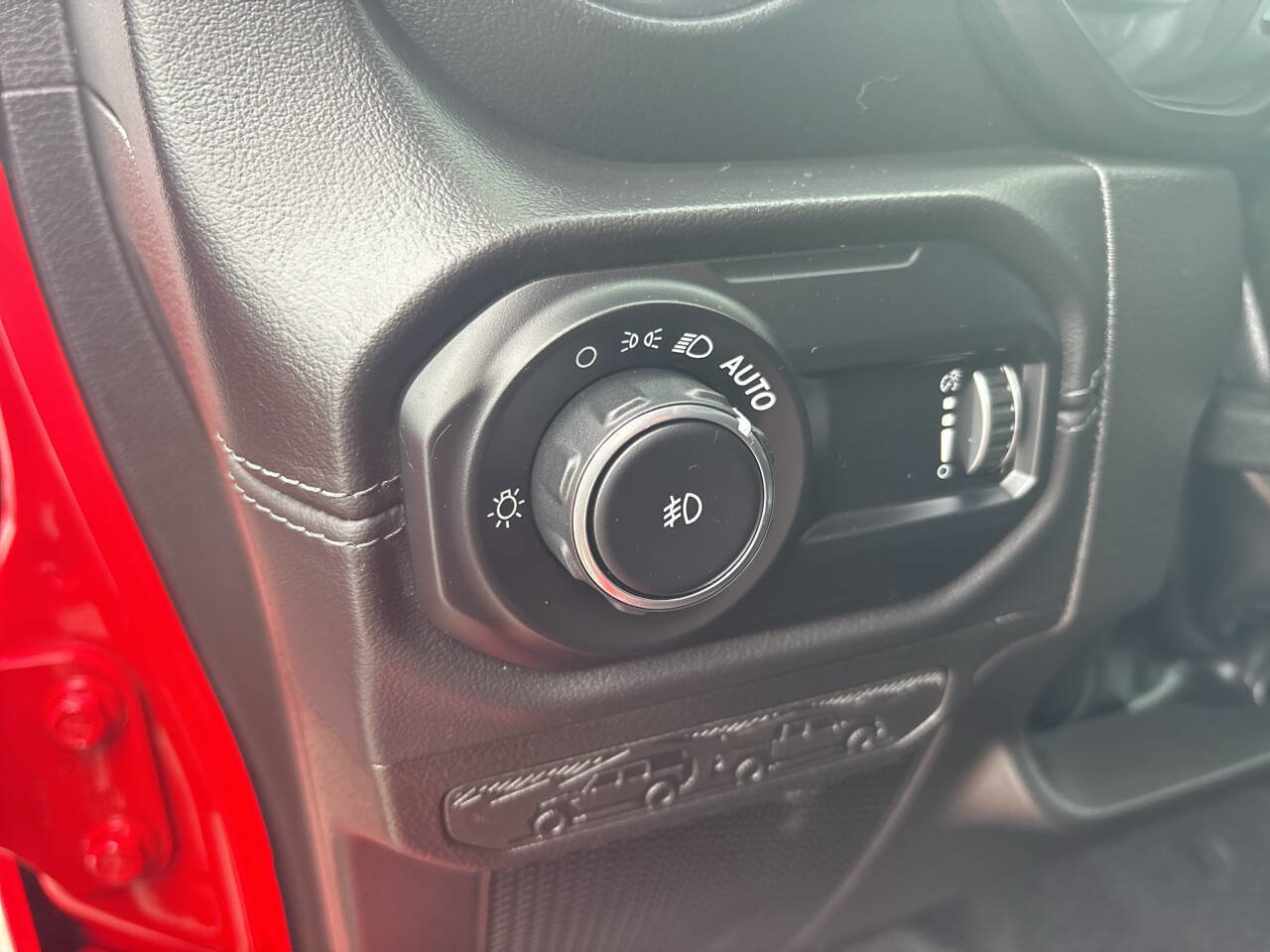 Used 2024 Jeep Wrangler Unlimited Sahara w/ Safety Group AWD/4WD image 22