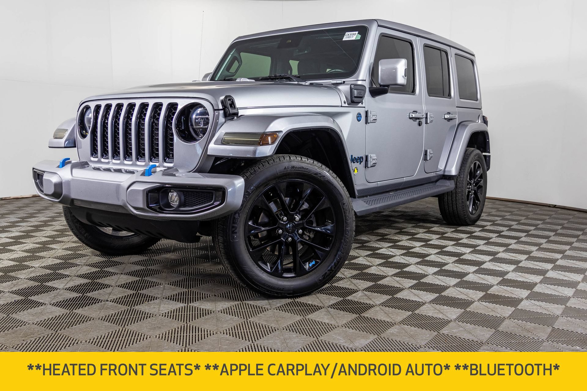 Used 2021 Jeep Wrangler Unlimited Sahara AWD/4WD image 2