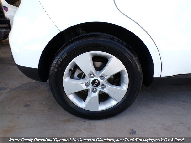 Used 2018 Kia Soul FWD image 42