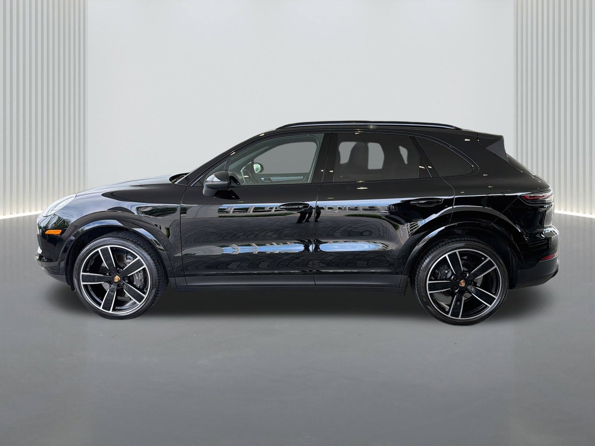 Used 2023 Porsche Cayenne AWD/4WD image 3