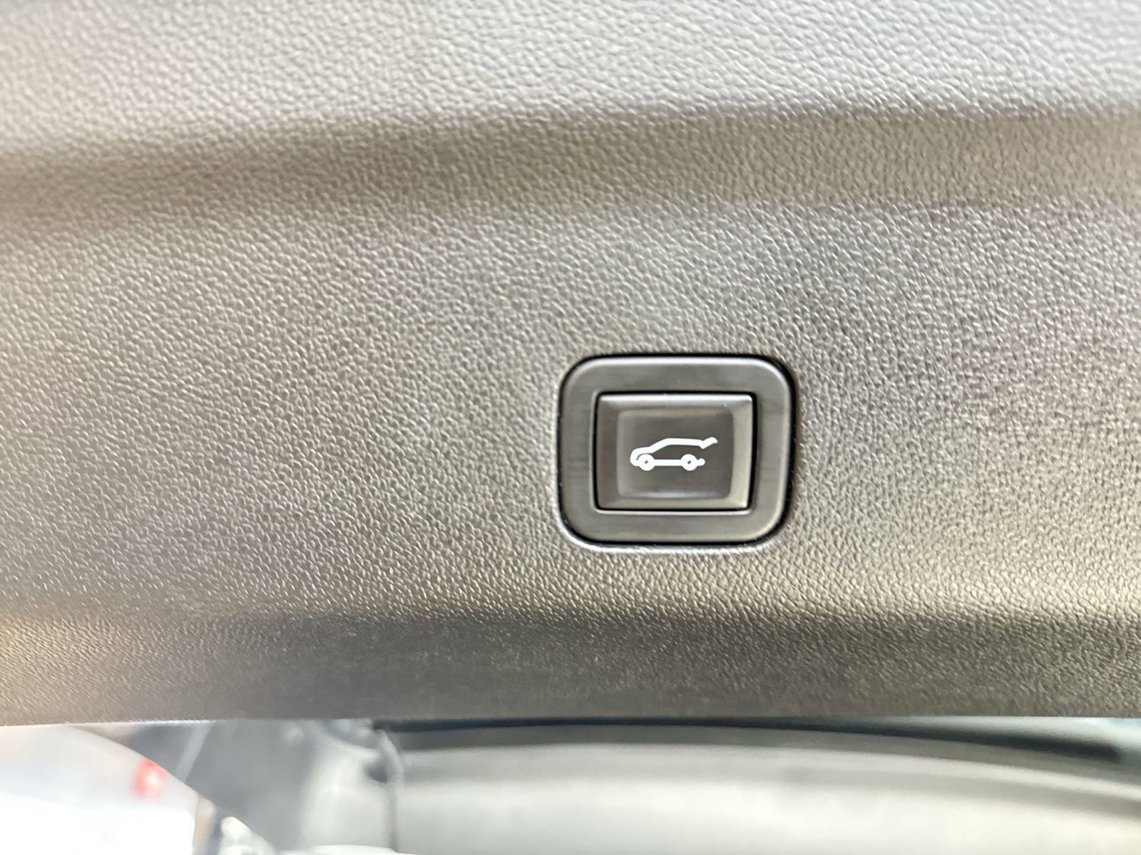 Used 2024 Chevrolet Tahoe LT image 33