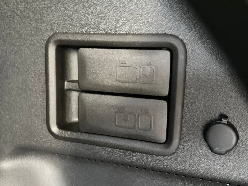 Used 2021 Chevrolet Equinox LT AWD/4WD image 44