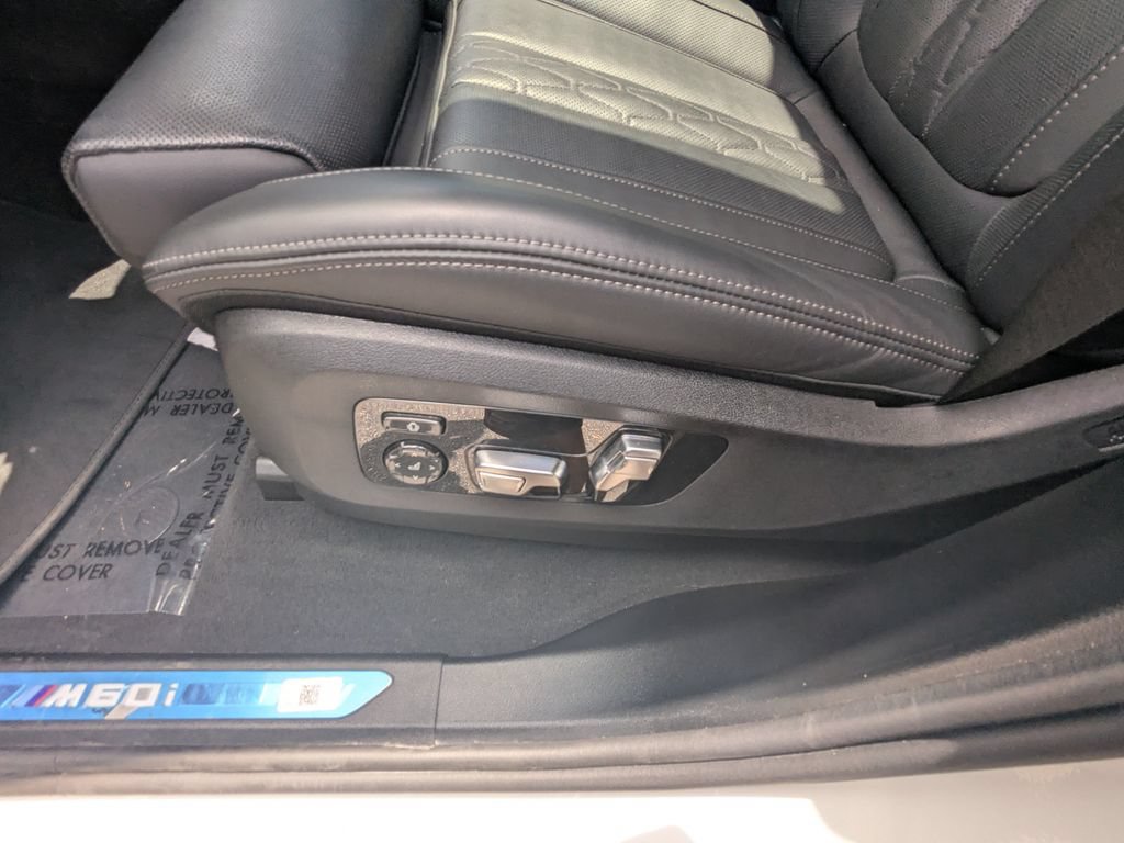 Used 2025 BMW X7 M60i w/ Executive Package AWD/4WD image 8