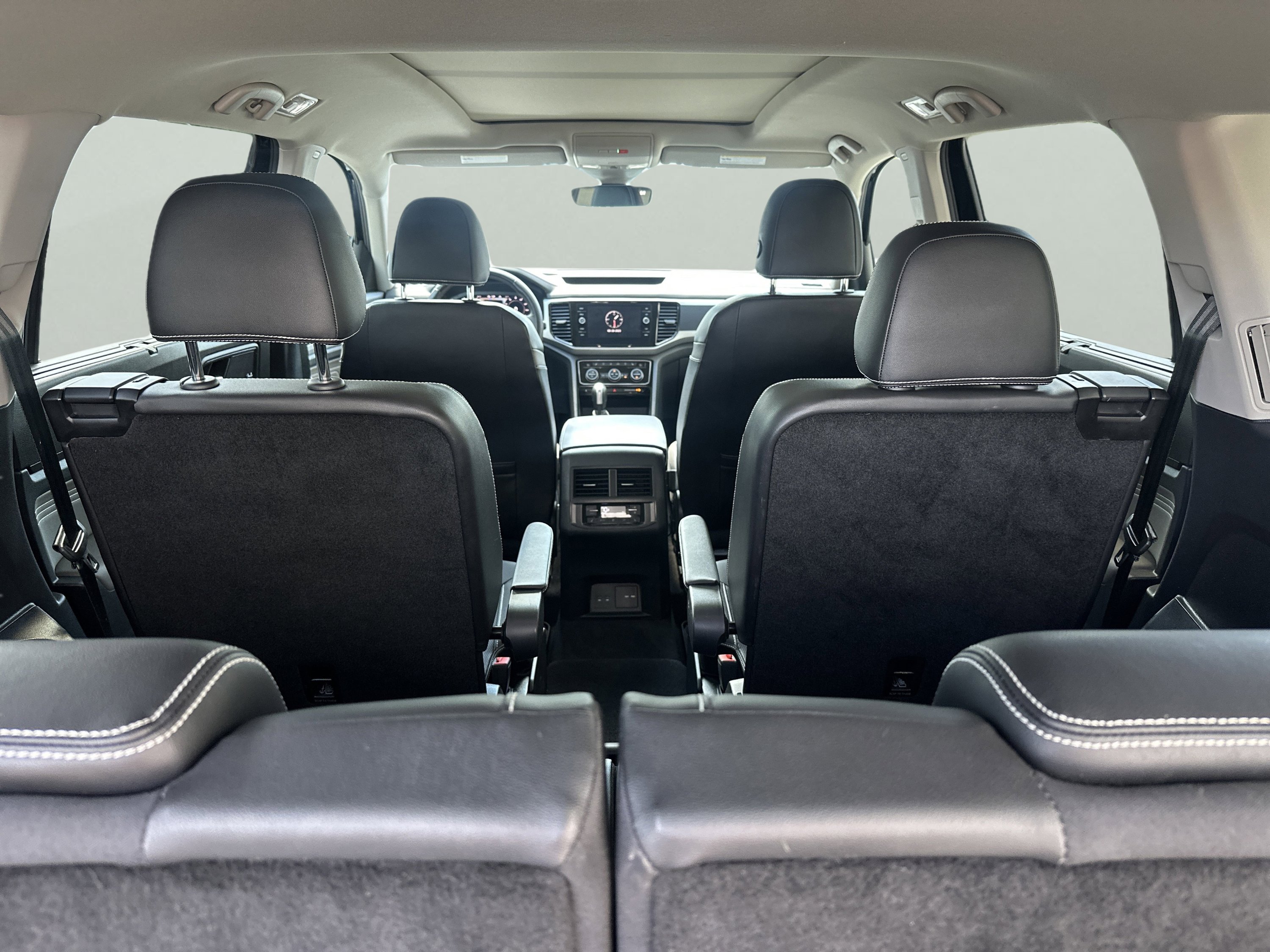 Used 2022 Volkswagen Atlas SEL Premium image 8