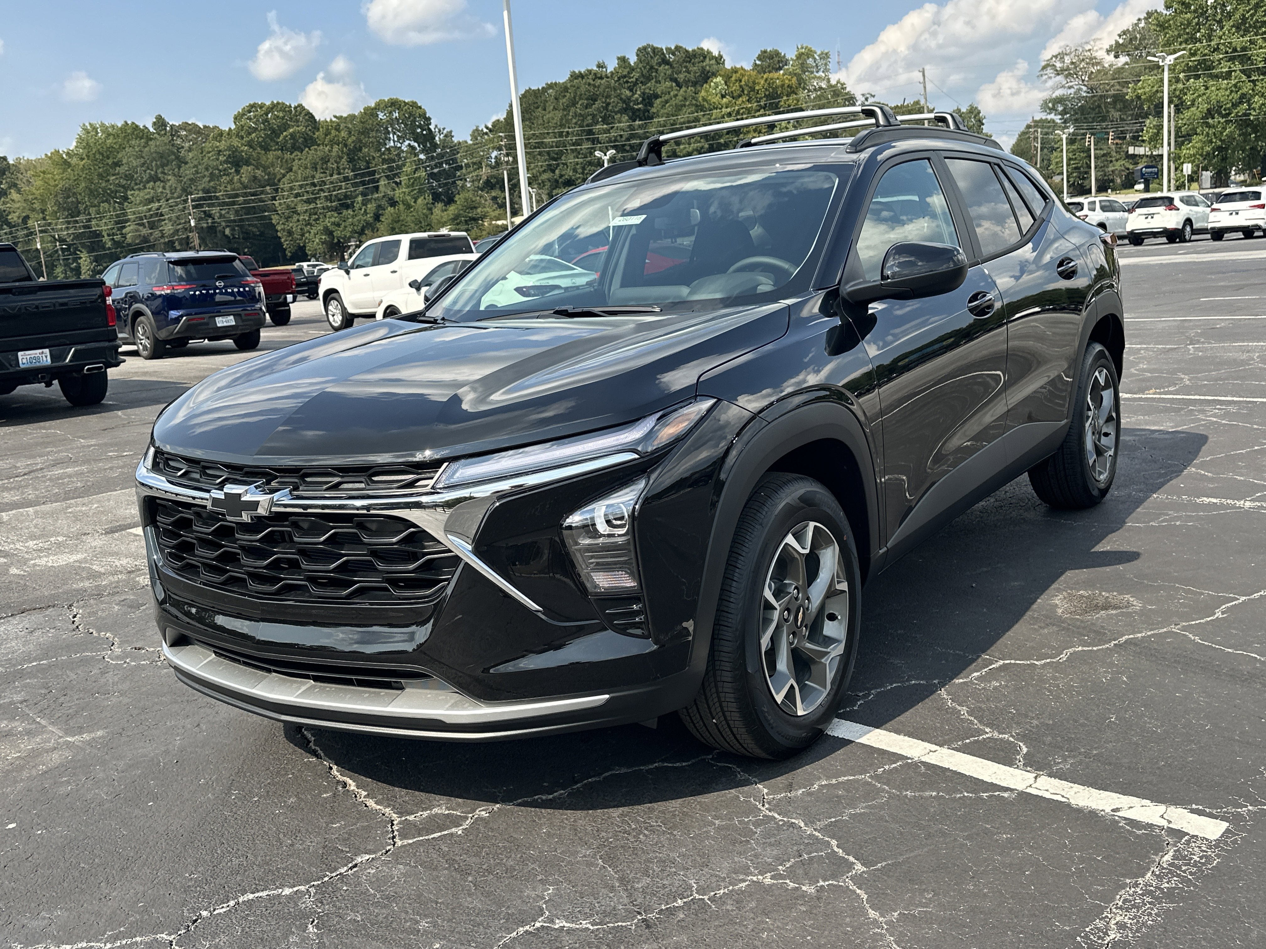 New 2026 Chevrolet Trax LT w/ Driver Confidence Package FWD image 5