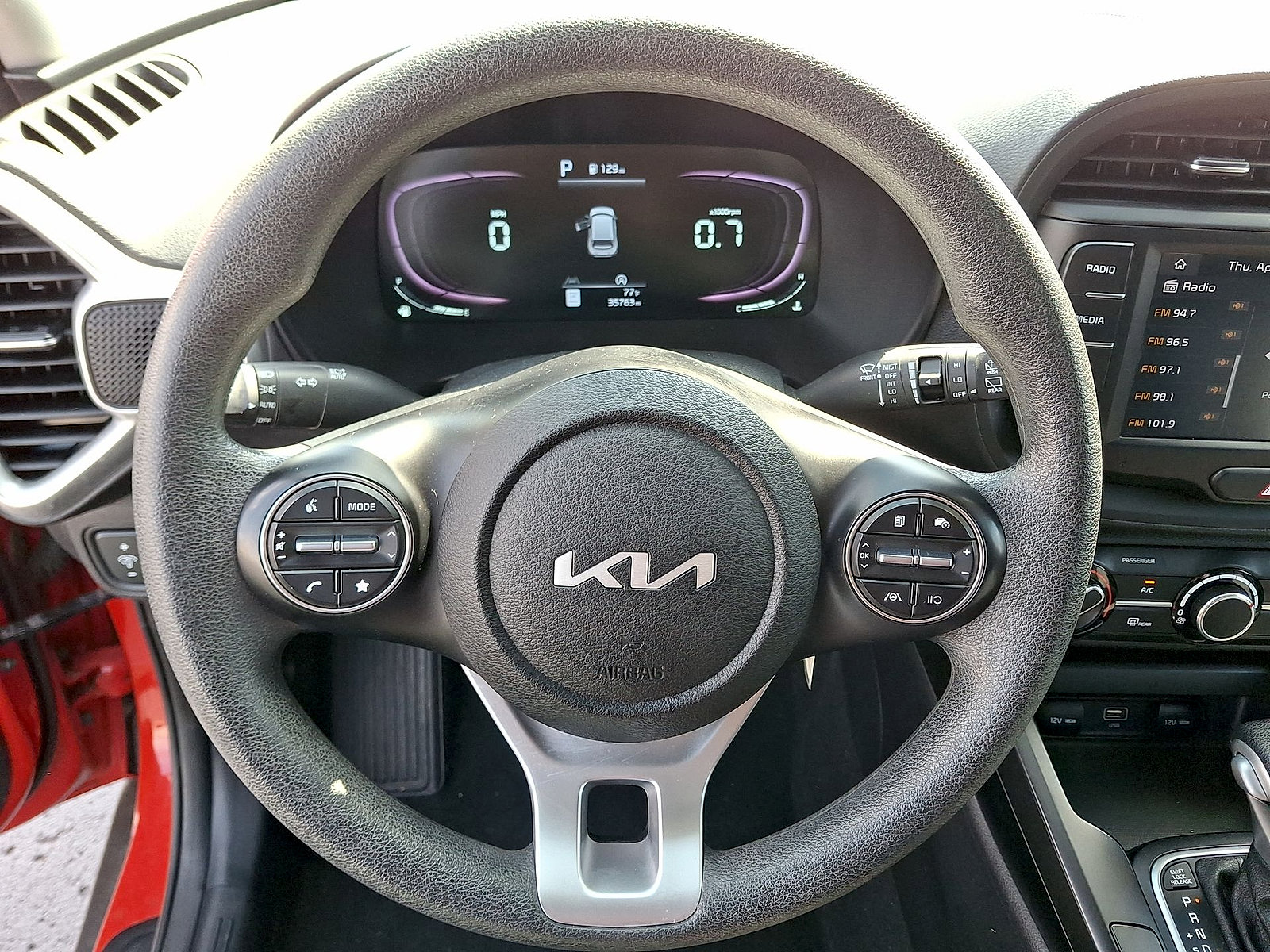 Used 2023 Kia Soul LX w/ LX Technology Package FWD image 16