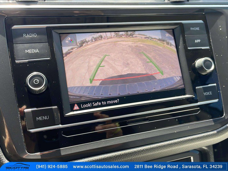Used 2020 Volkswagen Tiguan S image 33