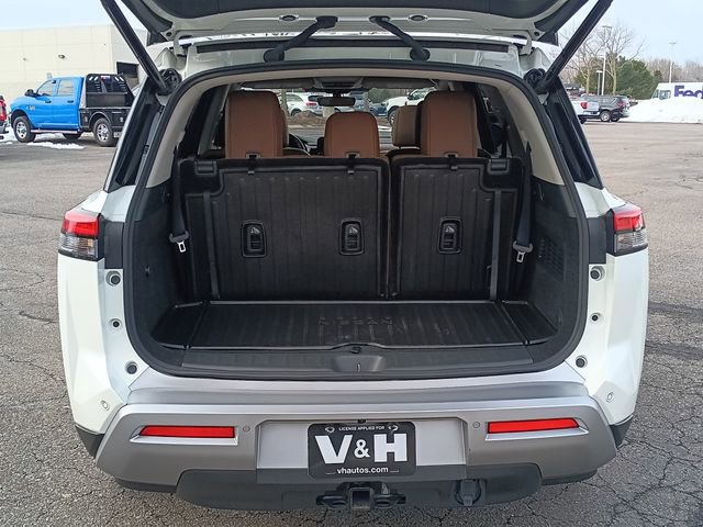 Used 2023 Nissan Pathfinder Platinum image 34