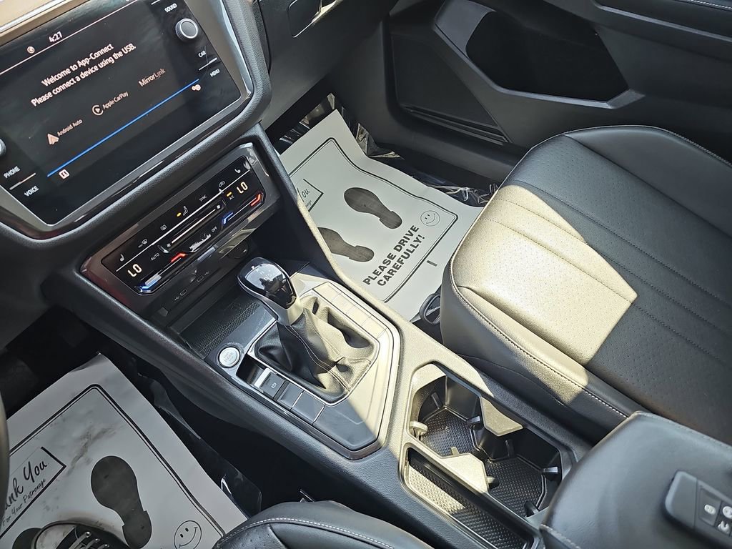 Used 2022 Volkswagen Tiguan SE image 28