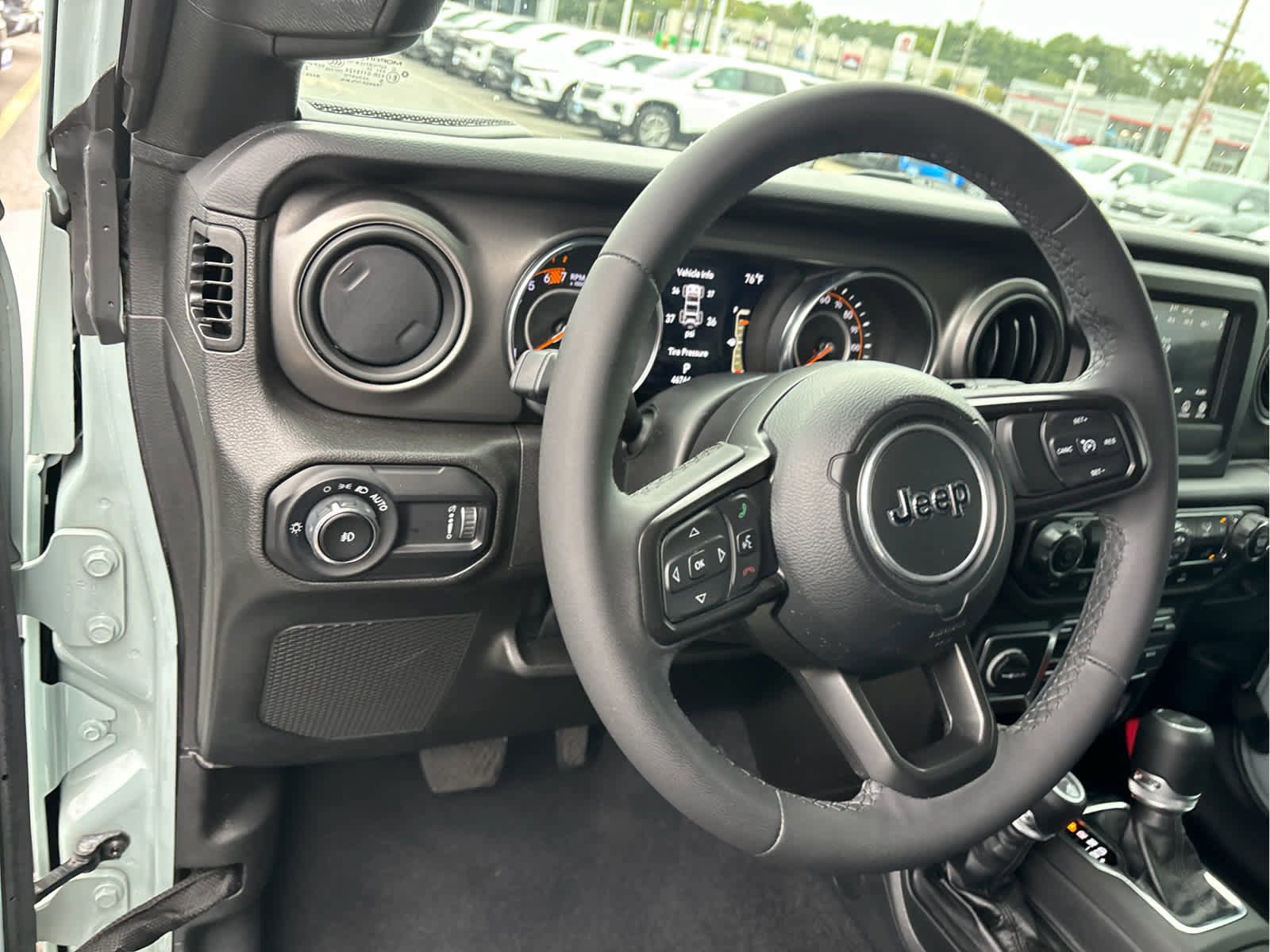 Used 2023 Jeep Wrangler Willys image 9