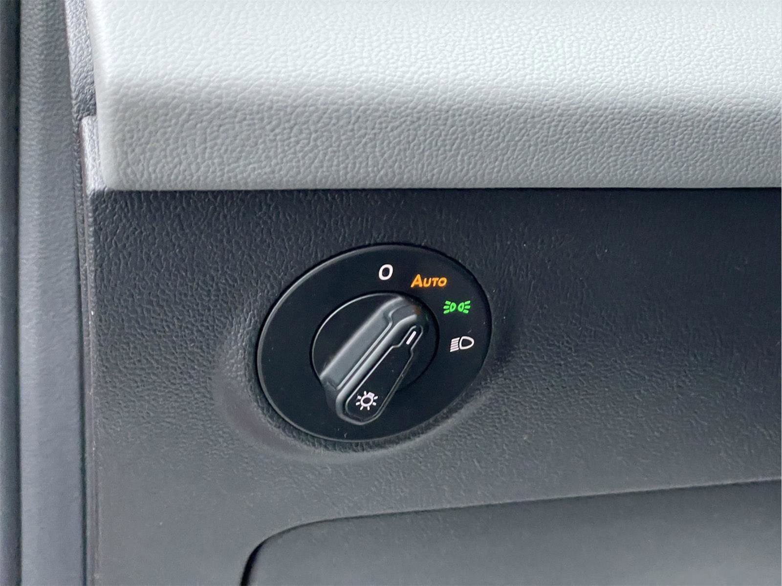 Used 2022 Volkswagen Taos SE image 24