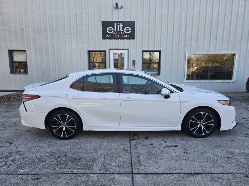 Used 2018 Toyota Camry SE image 6