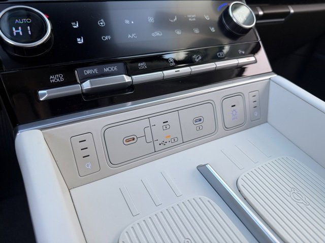 Certified 2025 Hyundai Santa Fe Calligraphy image 27