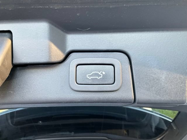 Used 2018 Land Rover Range Rover Evoque SE AWD/4WD image 19