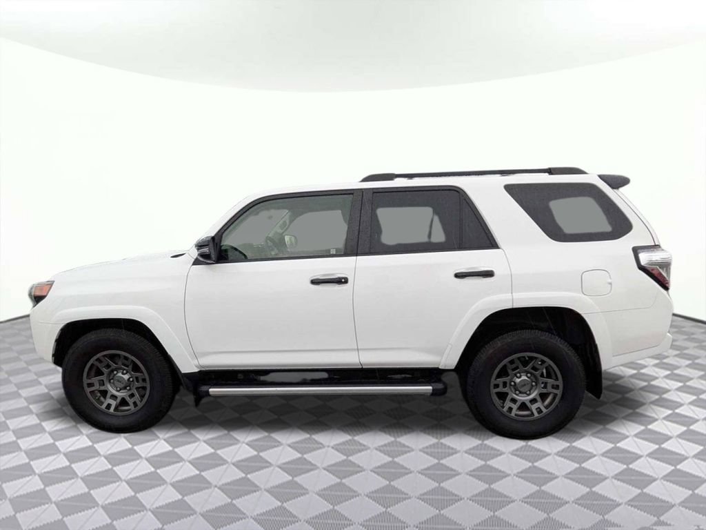Used 2020 Toyota 4Runner Venture w/ Moonroof Package AWD/4WD image 6