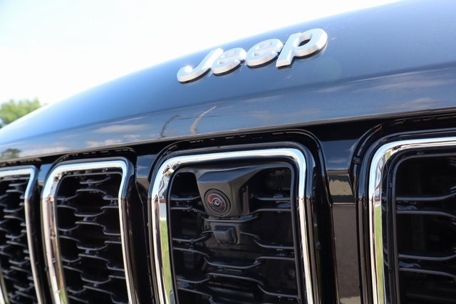 New 2025 Jeep Grand Cherokee Limited w/ Luxury Tech Group II image 6