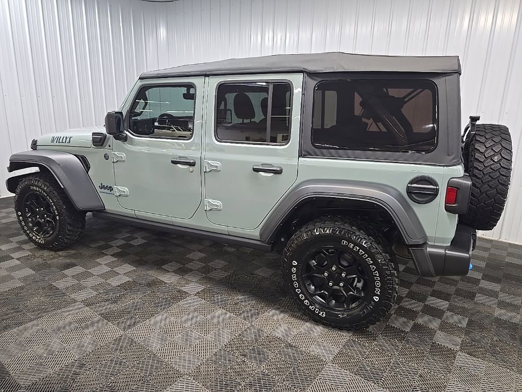 Used 2023 Jeep Wrangler Unlimited w/ 8.4" Radio Group image 4