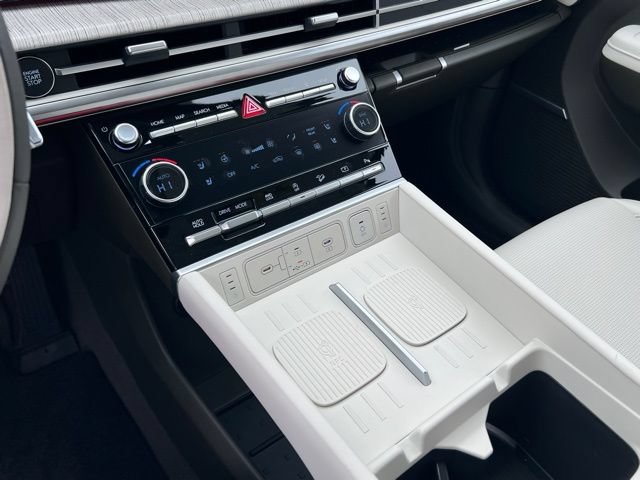 New 2025 Hyundai Santa Fe Calligraphy AWD/4WD image 24