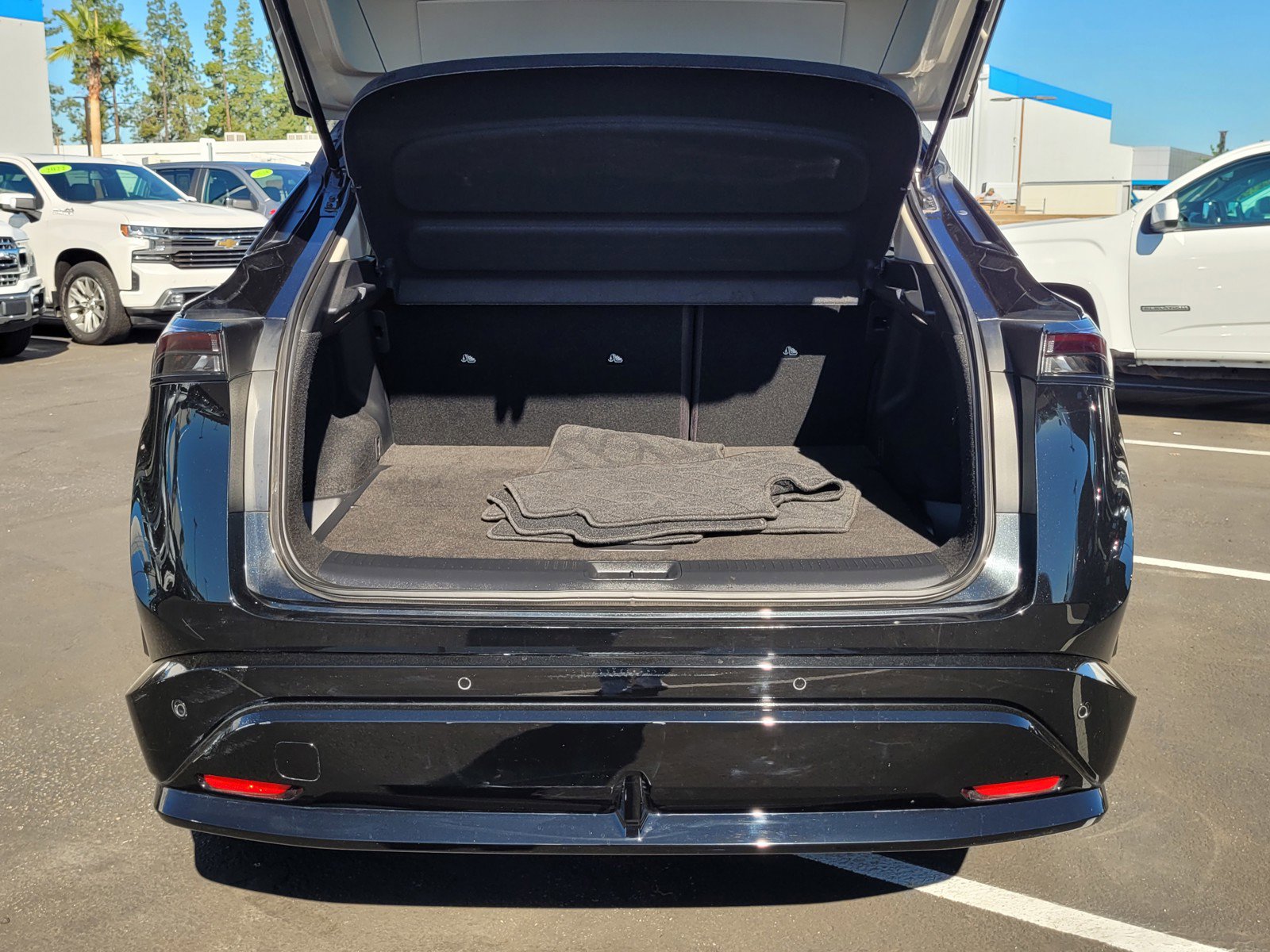 Used 2024 Nissan Ariya AWD image 27