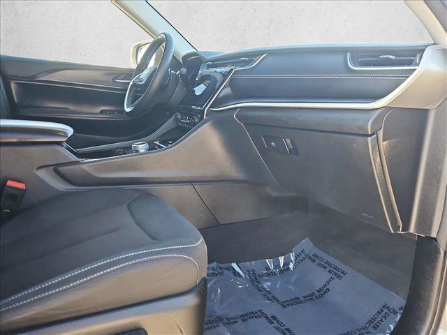 Used 2023 Jeep Grand Cherokee L Laredo image 22