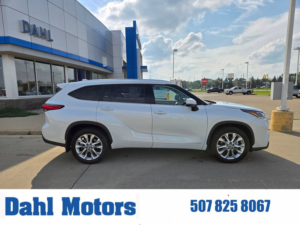Used 2023 Toyota Highlander Limited