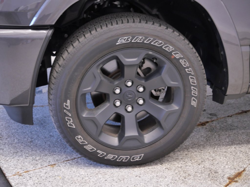 Used 2025 RAM 1500 Big Horn AWD/4WD image 9