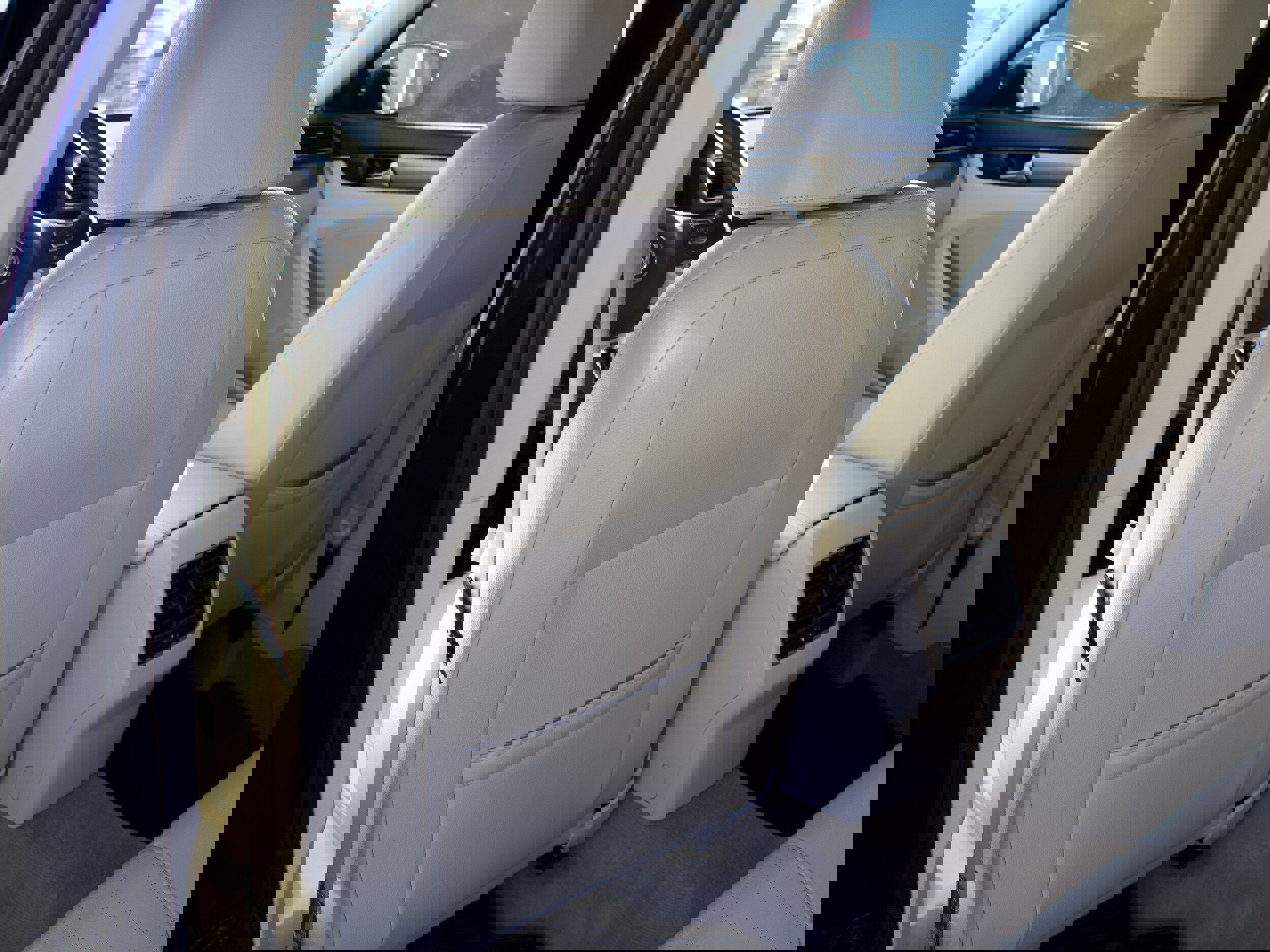 Used 2015 Volkswagen Passat TDI SE image 25