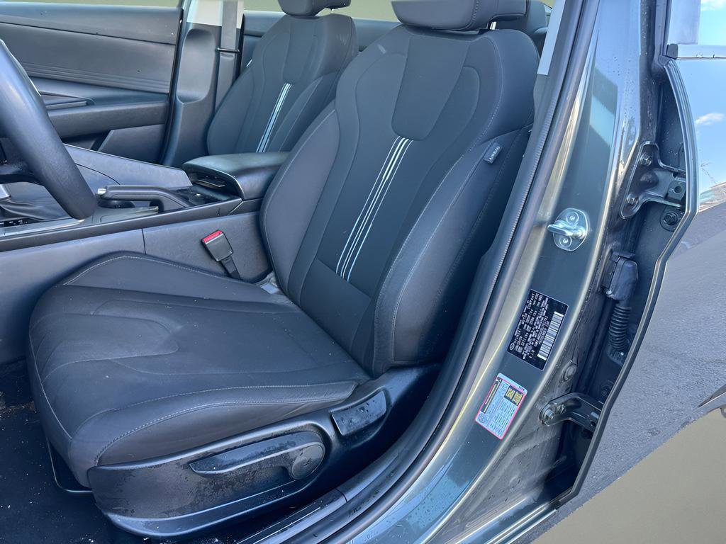 Certified 2024 Hyundai Elantra SEL image 18