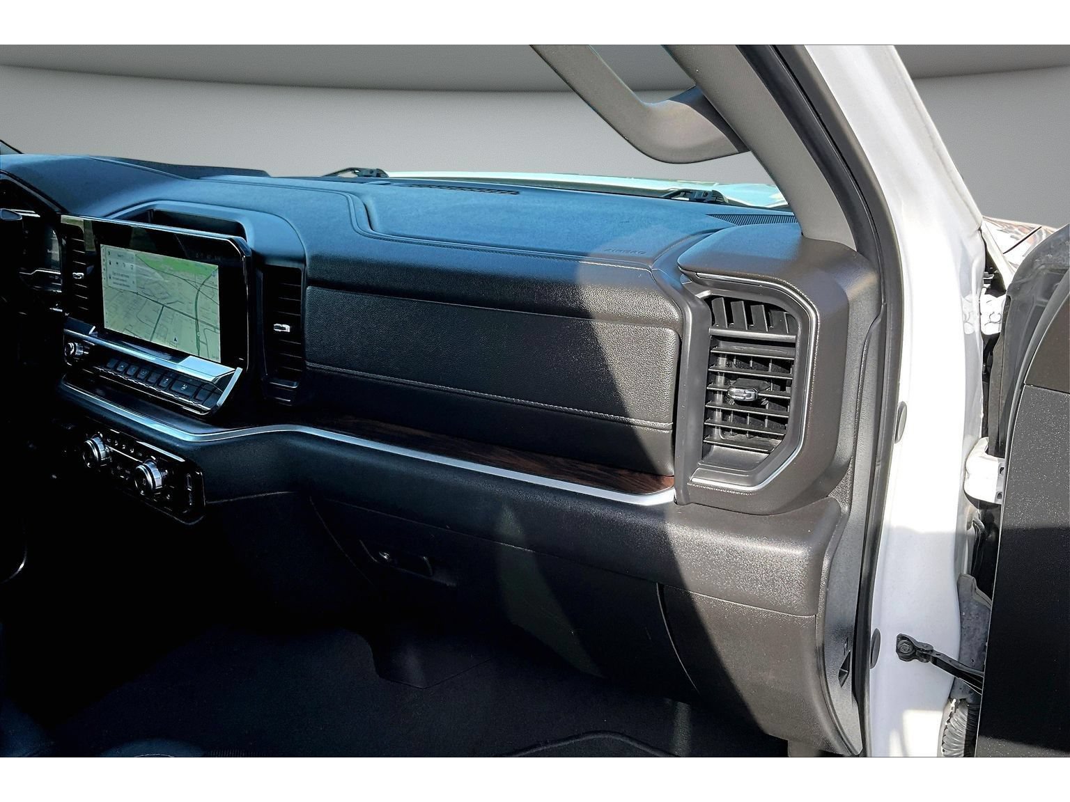 Used 2025 GMC Sierra 1500 SLT AWD/4WD image 50