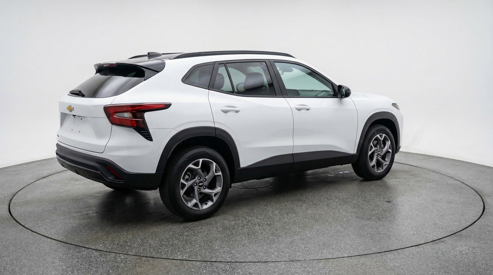 Used 2025 Chevrolet Trax LT w/ LT Convenience Package image 9