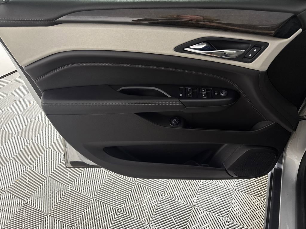 Used 2016 Cadillac SRX Luxury w/ Driver Awareness Package FWD image 10