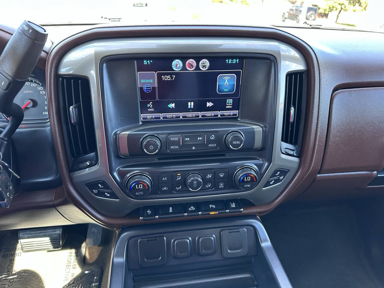 Used 2015 Chevrolet Silverado 1500 High Country w/ High Country Premium Package AWD/4WD image 17