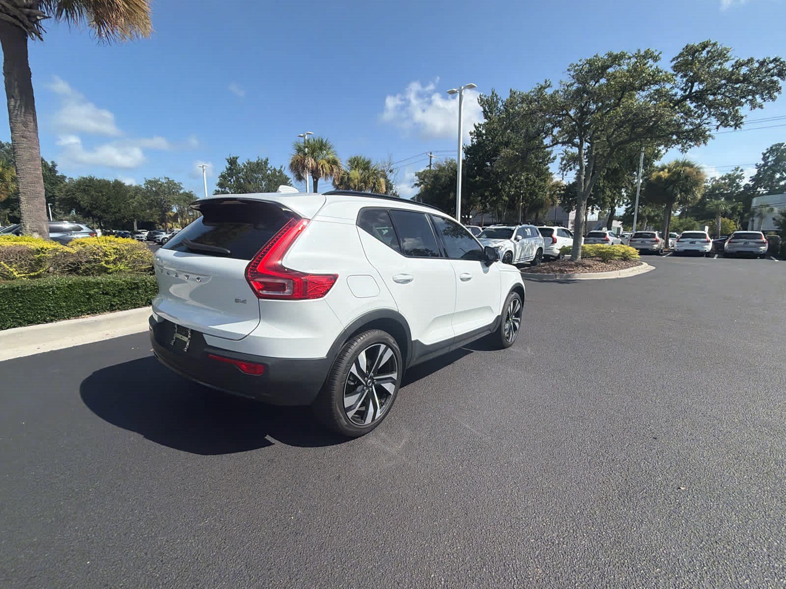 Certified 2023 Volvo XC40 B4 Plus w/ Protection Package Premier FWD image 21