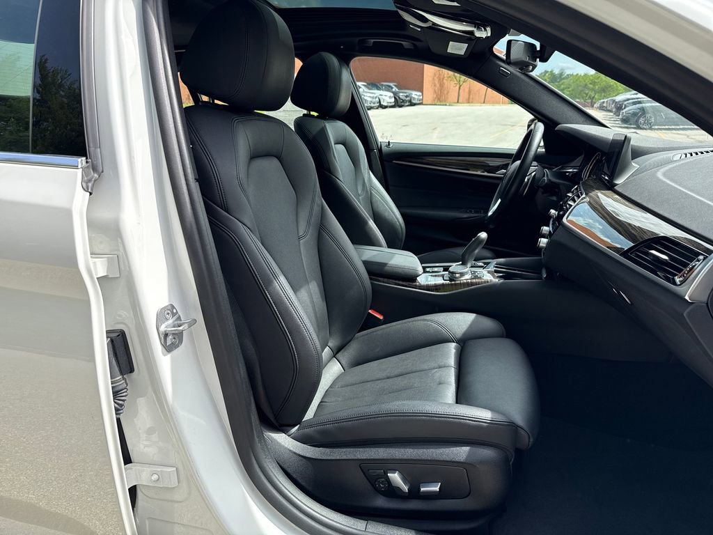 Used 2018 BMW 530i xDrive AWD/4WD image 27