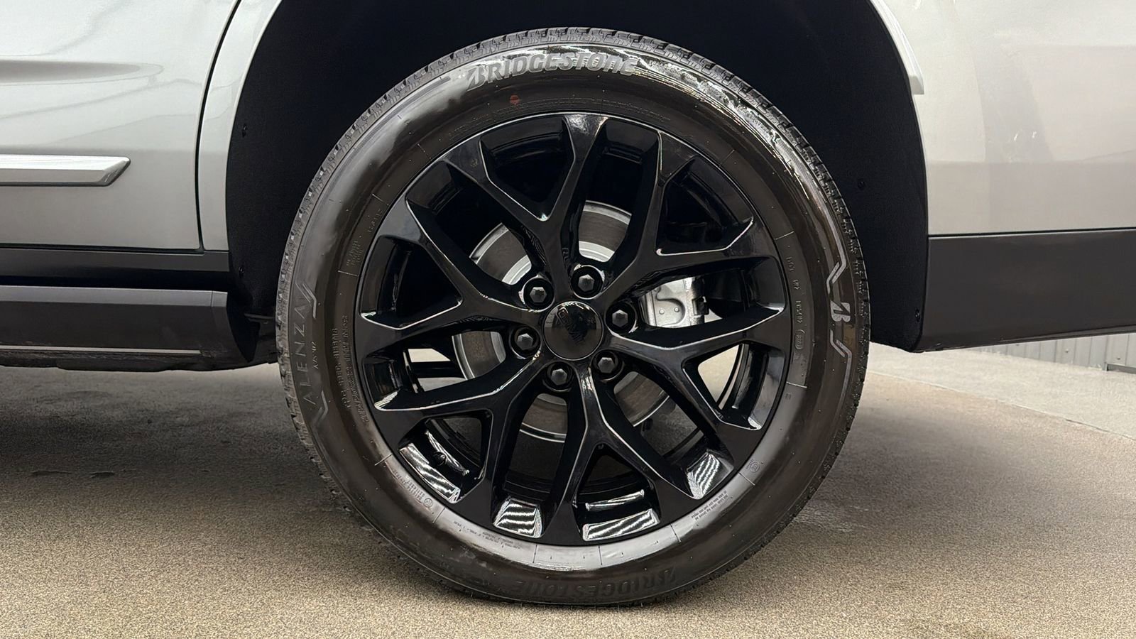 Used 2026 GMC Yukon Denali w/ Sun & Power Step Package AWD/4WD image 12