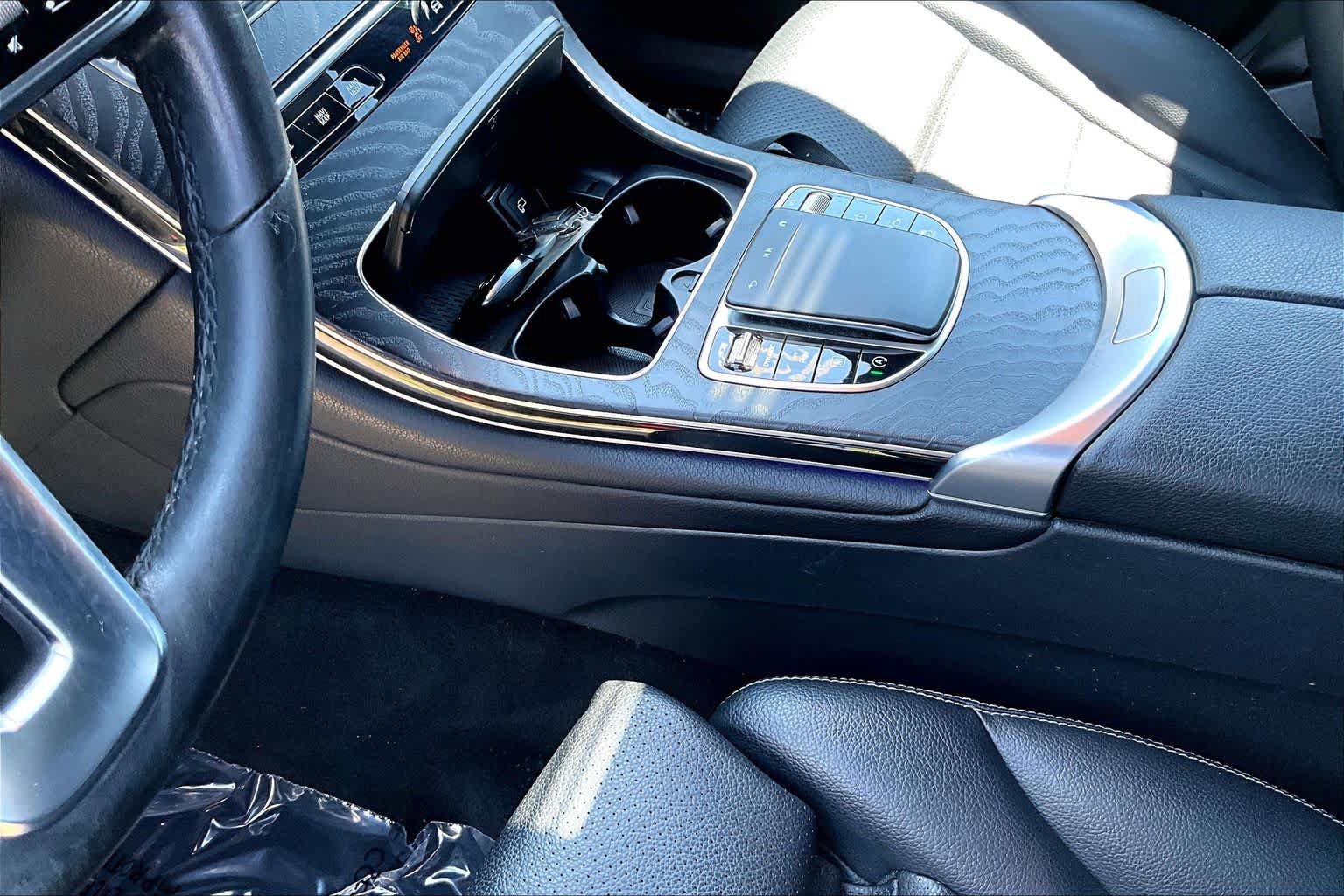 Used 2023 Mercedes-Benz GLC 300 4MATIC Coupe image 17