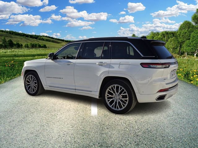 Certified 2022 Jeep Grand Cherokee Summit w/ Luxury Tech Group V image 5