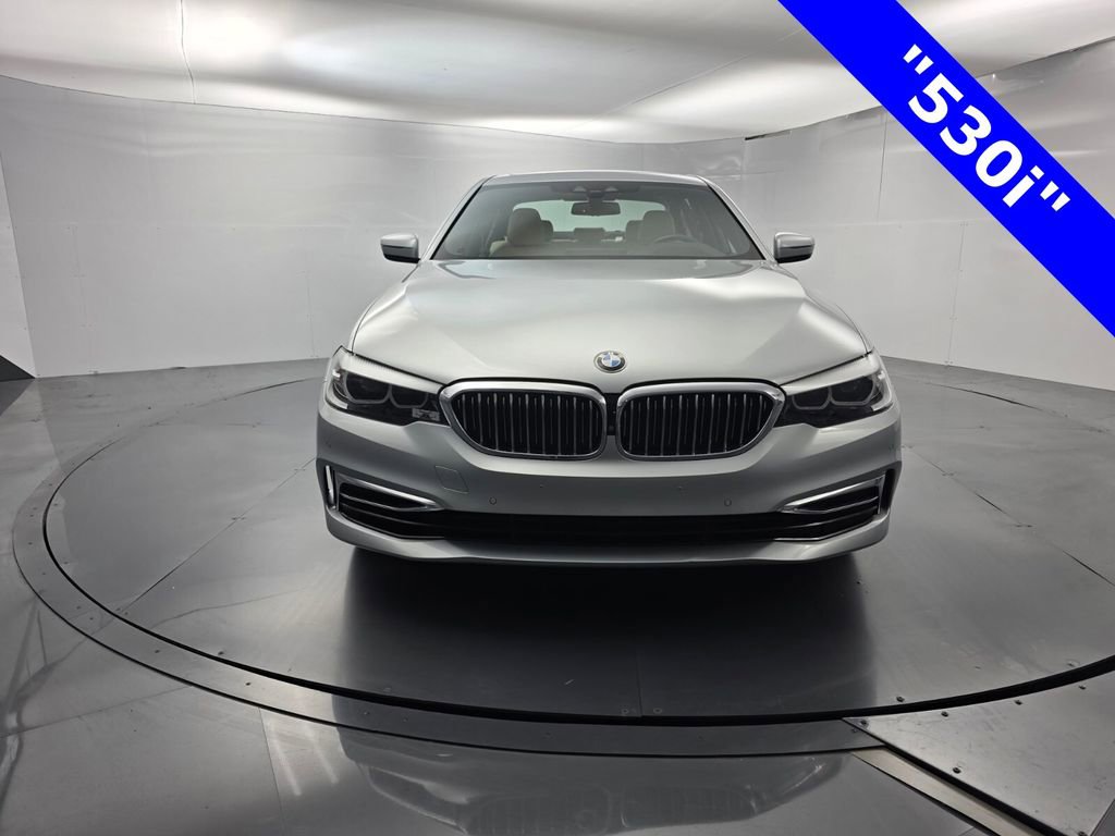 Used 2020 BMW 530i w/ Premium Package image 2