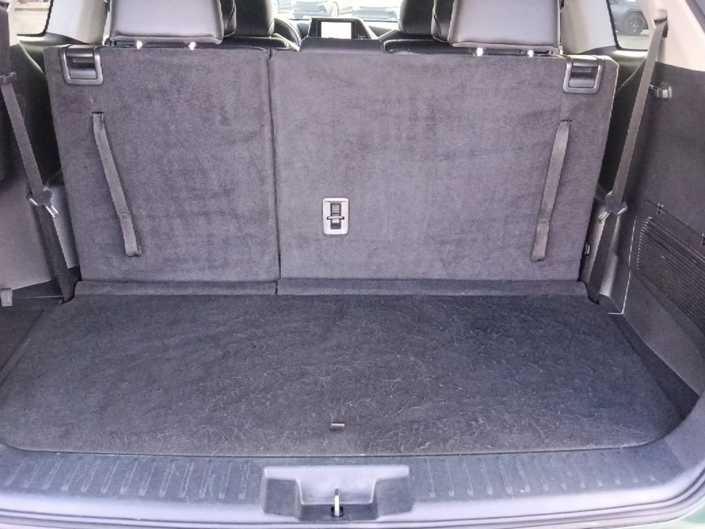 Used 2024 Toyota Highlander XLE image 32