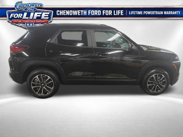 Used 2025 Chevrolet TrailBlazer LT AWD/4WD image 4