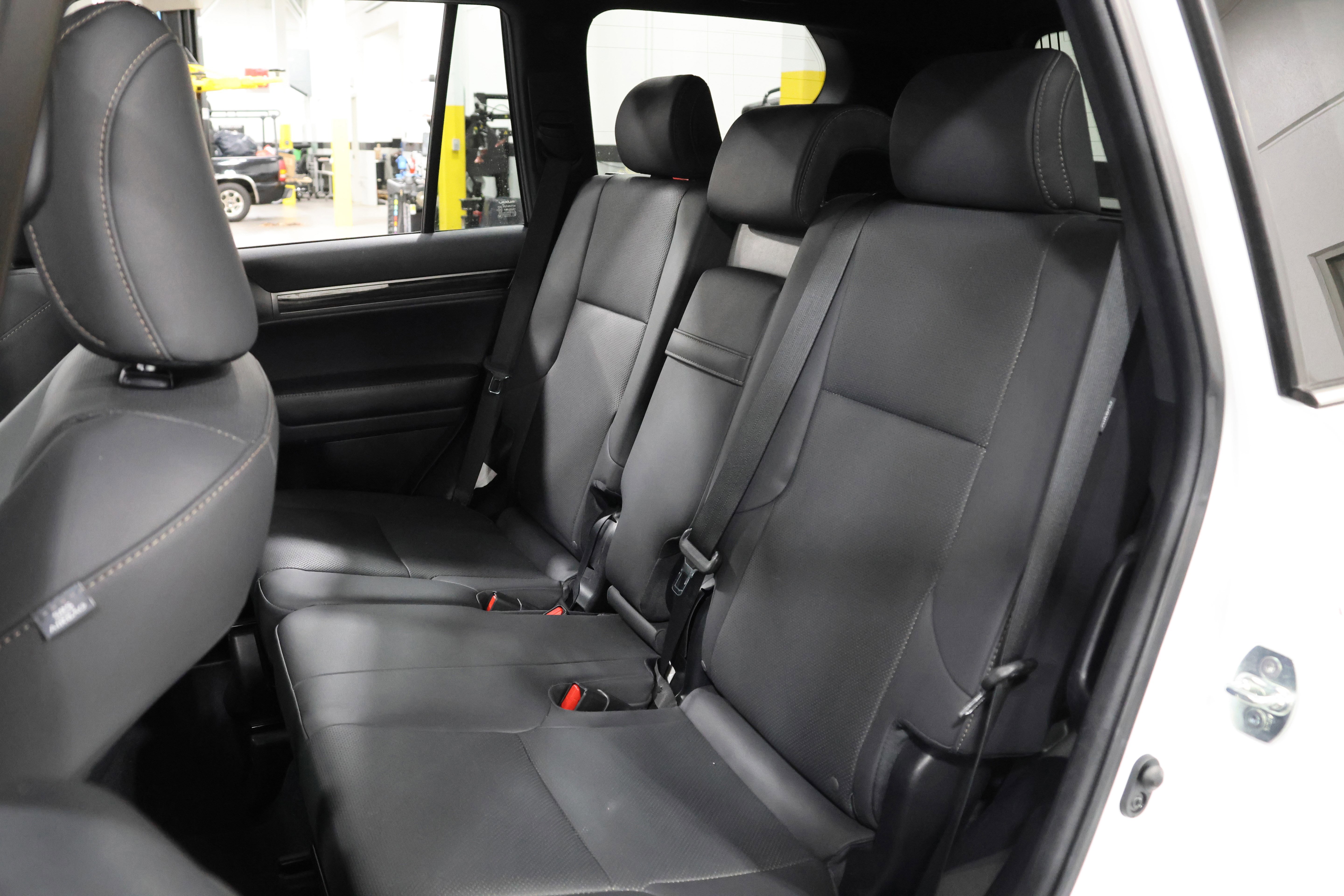 Used 2023 Lexus GX 460 Premium image 36