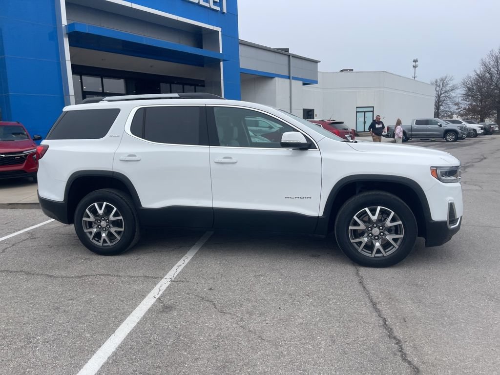 Used 2023 GMC Acadia SLE w/ Driver Convenience Package FWD image 14