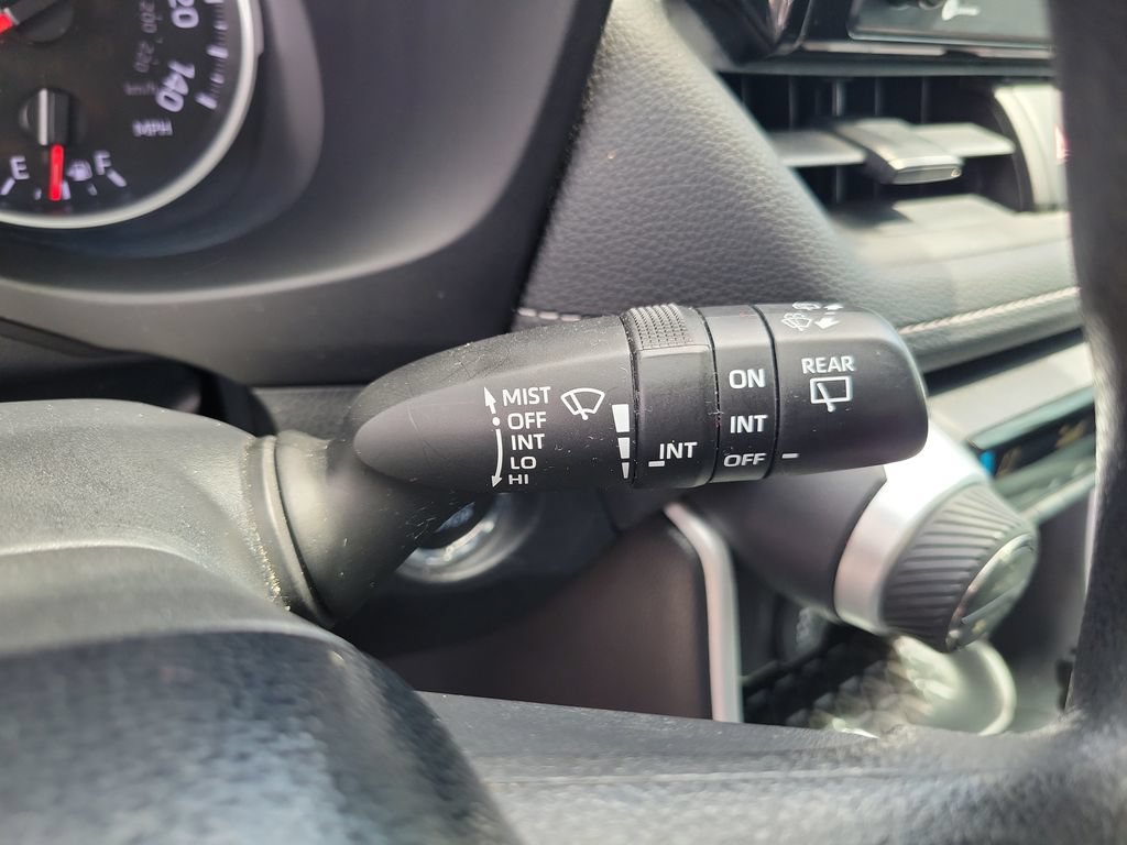 Used 2021 Toyota RAV4 XLE w/ Convenience Package FWD image 29