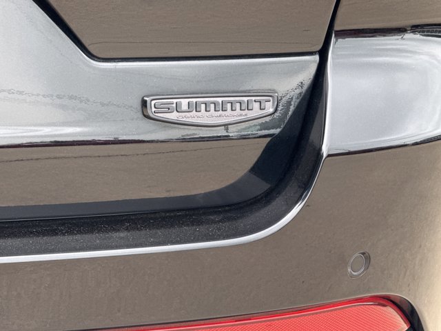 Used 2025 Jeep Grand Cherokee Summit AWD/4WD image 10