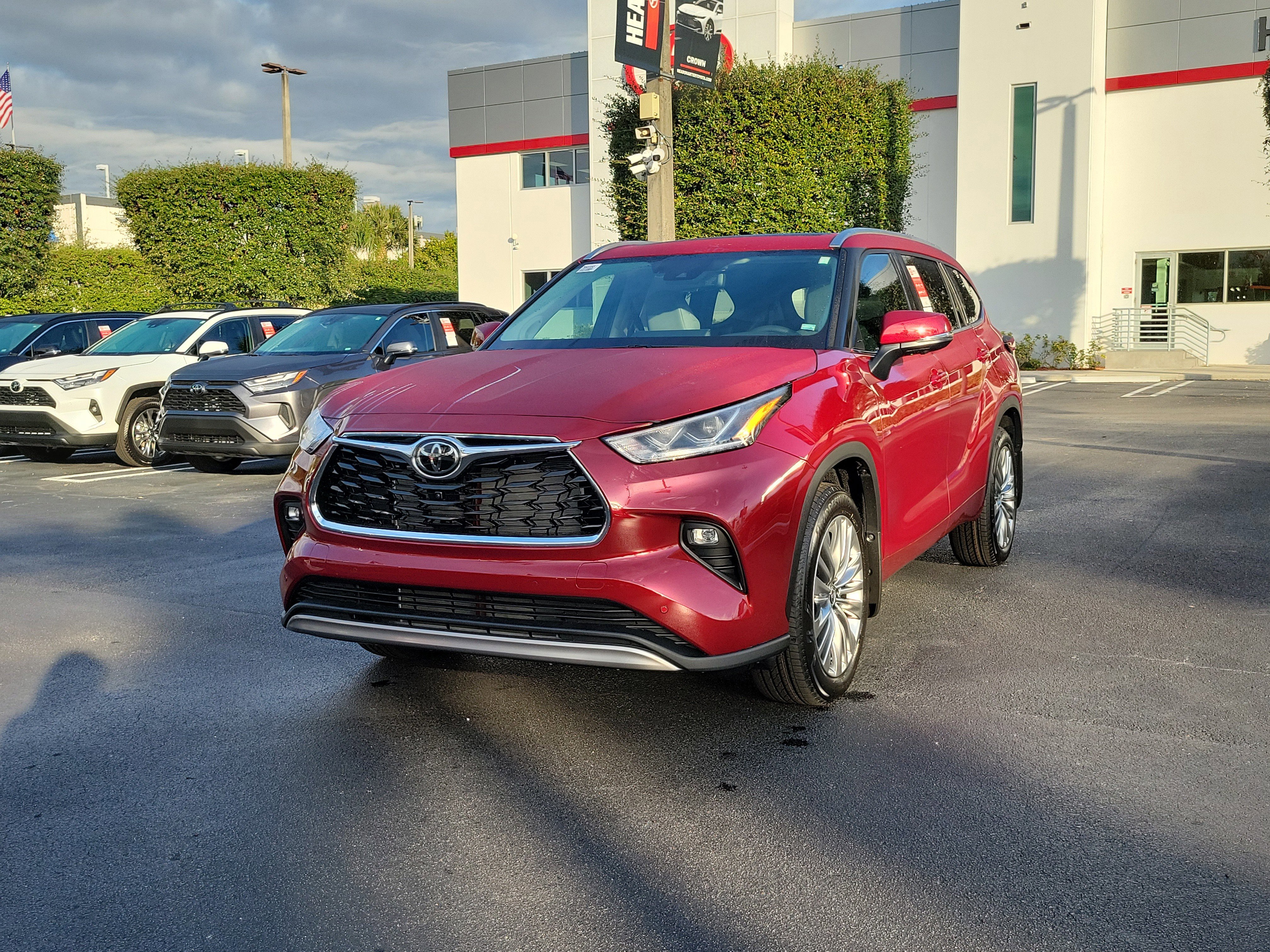 New 2026 Toyota Highlander Platinum AWD/4WD image 5